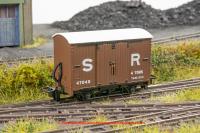 GR-221E Peco Box Wagon number 47040 in SR Brown Livery